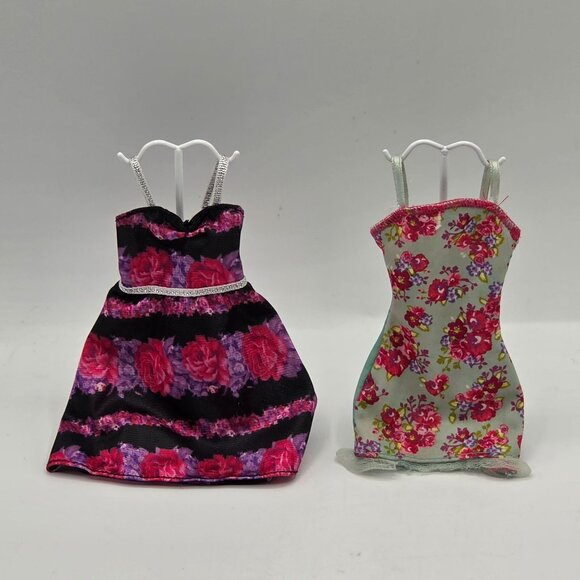Barbie Fashionistas Ultimate Closet Dresses Set Of 2 - Picture 1 of 6